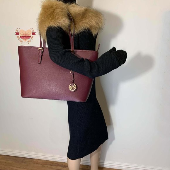❤️❤️SOLD❤️❤️Michael Kors Leather Purse💜 - Picture 12 of 16